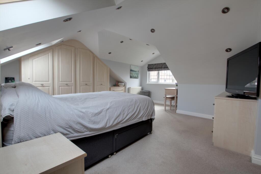 Bedroom 2 master on the first floor