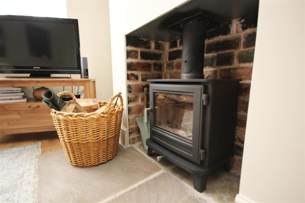 Log Burner.jpg
