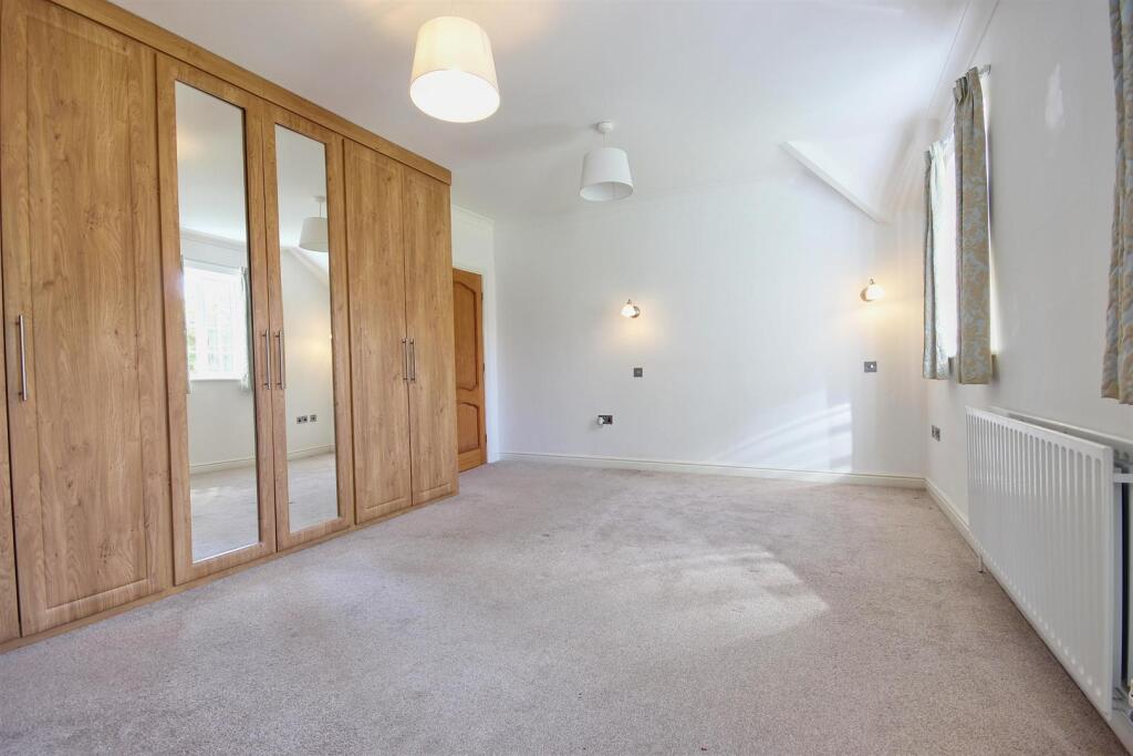 MASTER BEDROOM 1 (REAR)