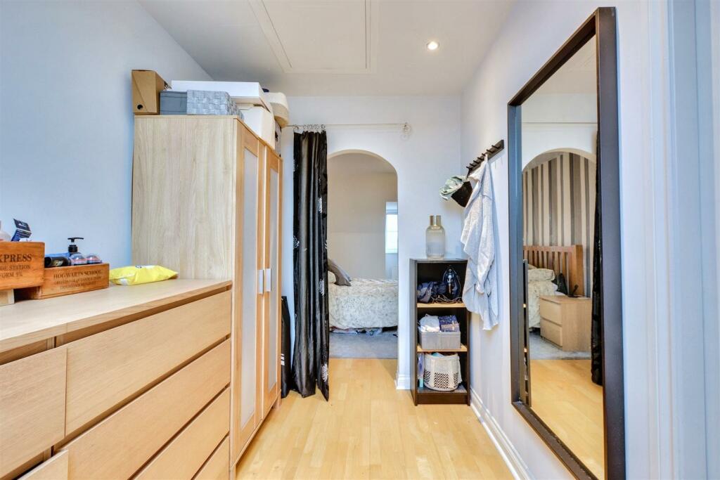 Dressing Room_2.jpeg