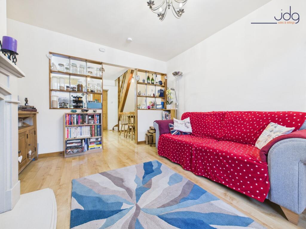 Cosy Open-plan lounge and dining kitchen