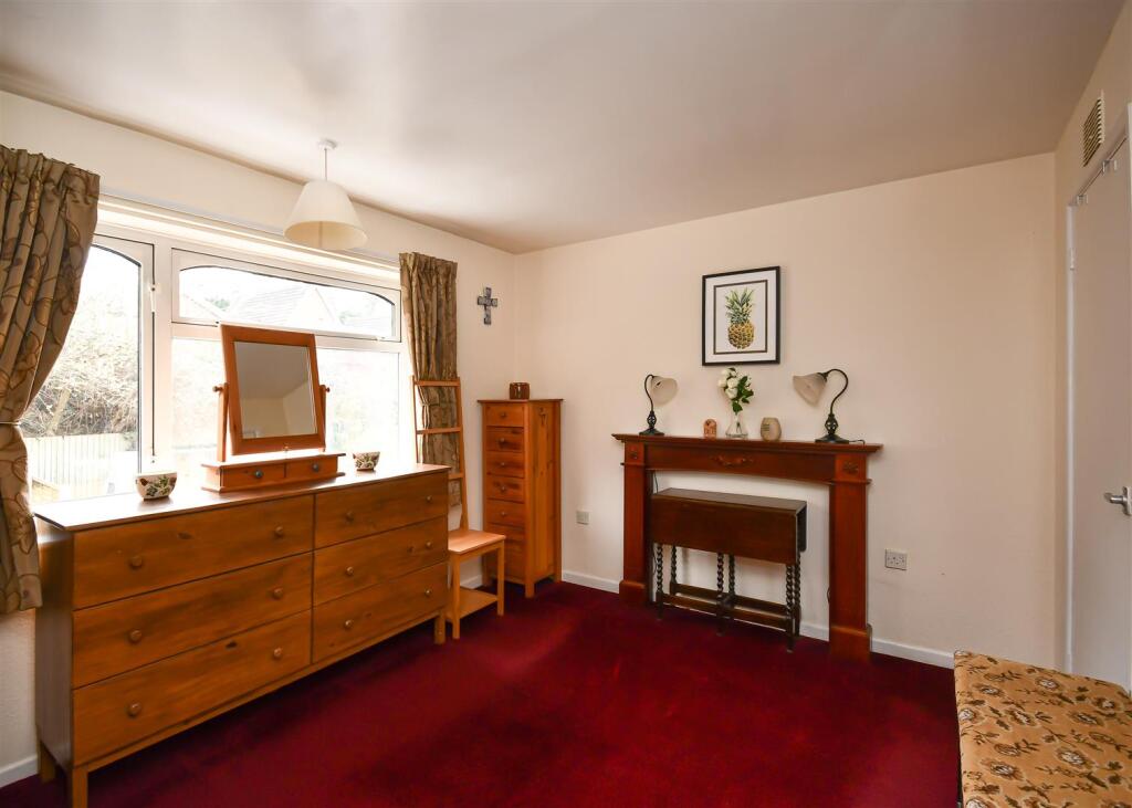 10 Battlefield Lane-Bedroom 2.jpg