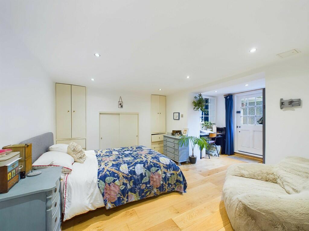 CAM03741G0-PR0040...