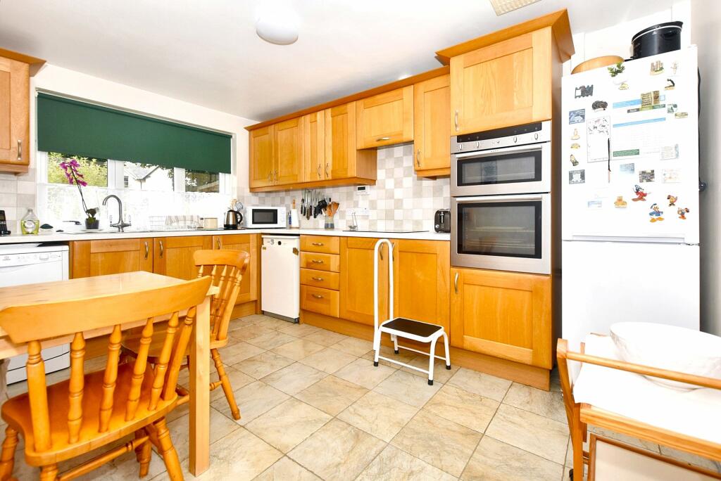 Kitchen/Breakfast Rm