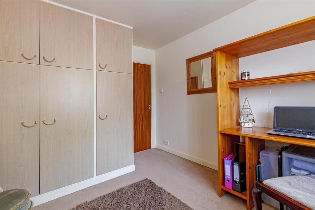 Bedroom 4-2.jpg