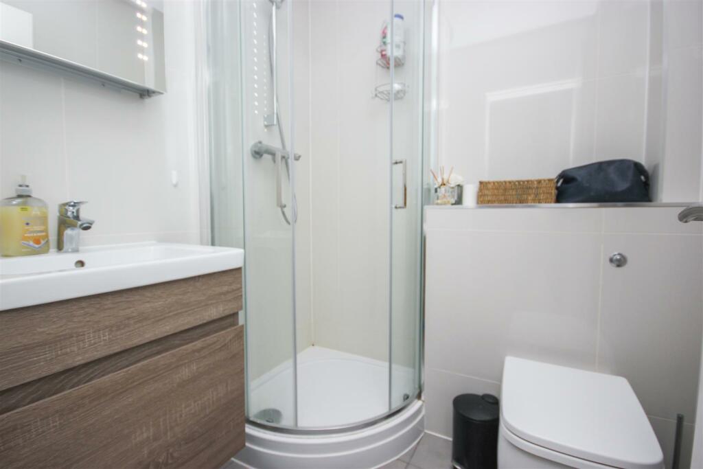 Ensuite..jpg