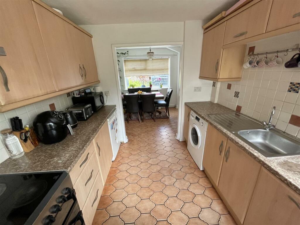 Kitchen Aspect 2.jpg