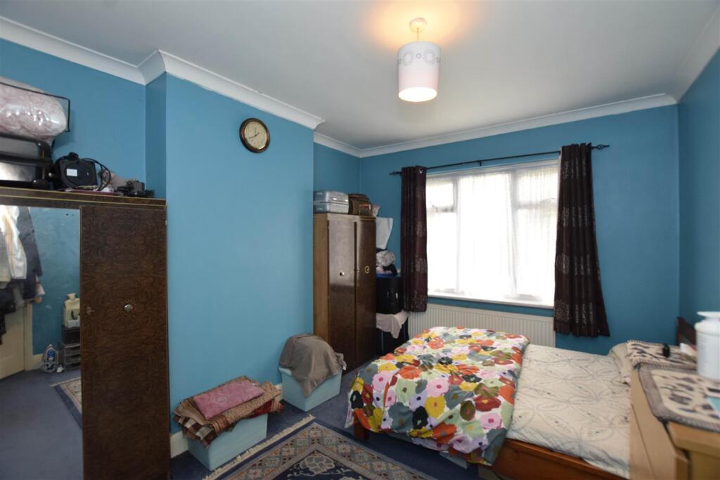 Bedroom 2 copy.jpg