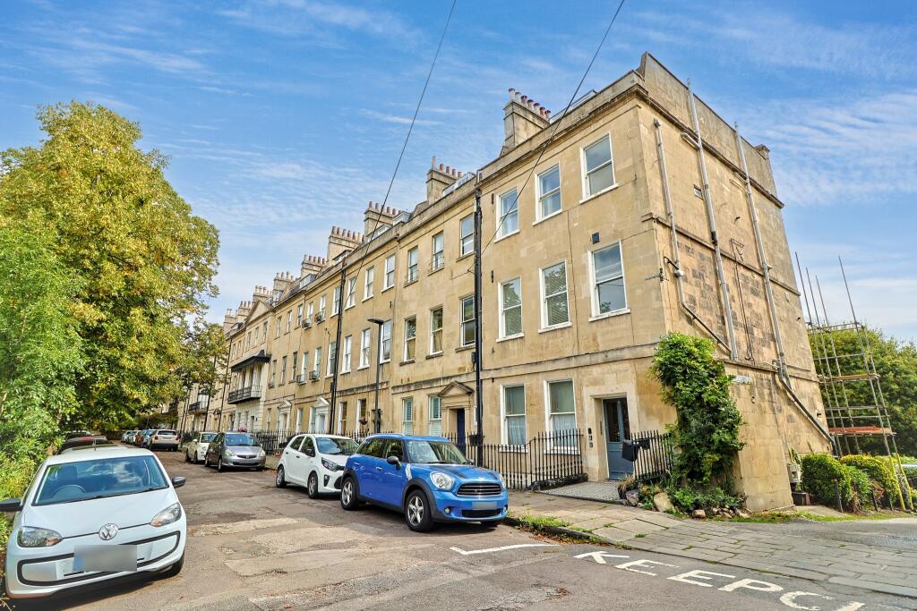 Garden Flat, 12 Kensington Place, Bath, Somerset, BA1 6AP