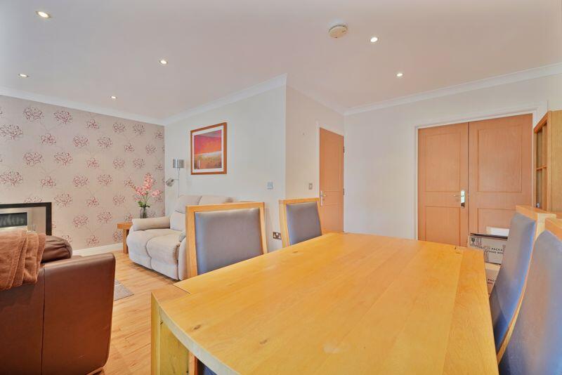 Lounge/ Dining space