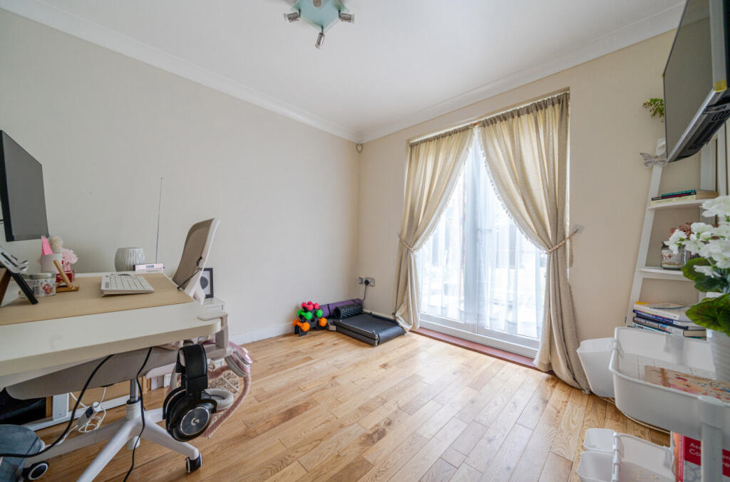 Sun Room / Bedroom 4