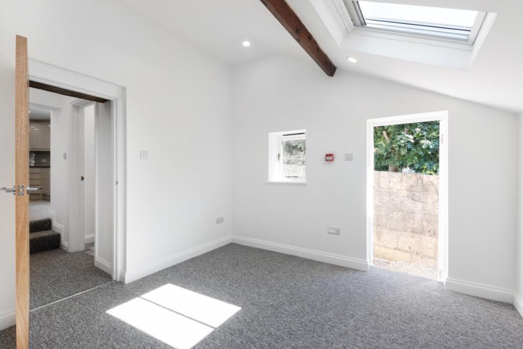 Flat 5, 1 Lower East Hayes Bath, BA1 6AN-12.jpg