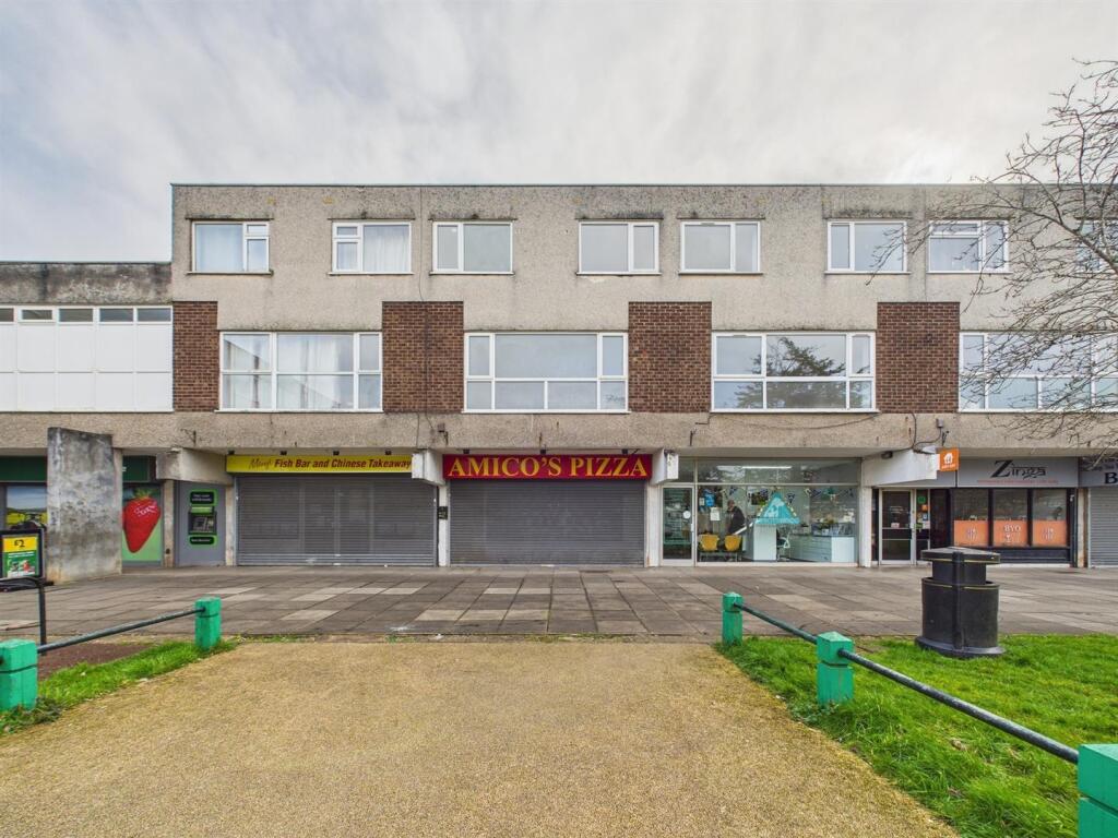 16 - 3-Bedroom Maisonette in Yate.jpg