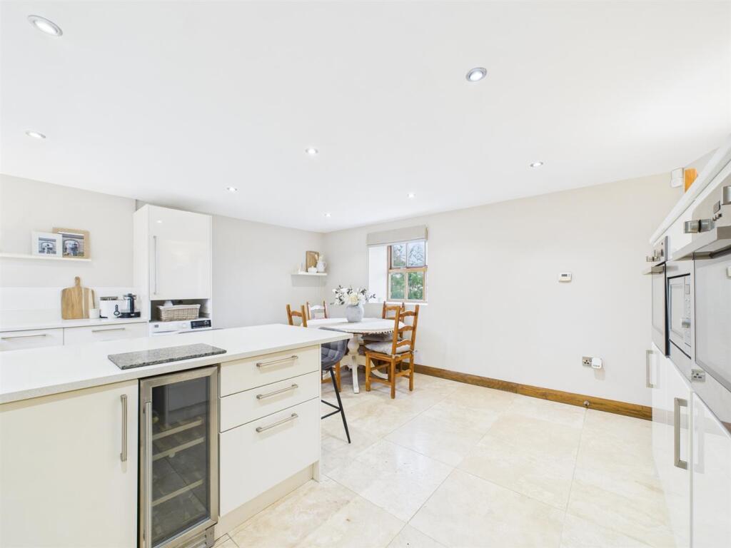 Family Kitchen Dining