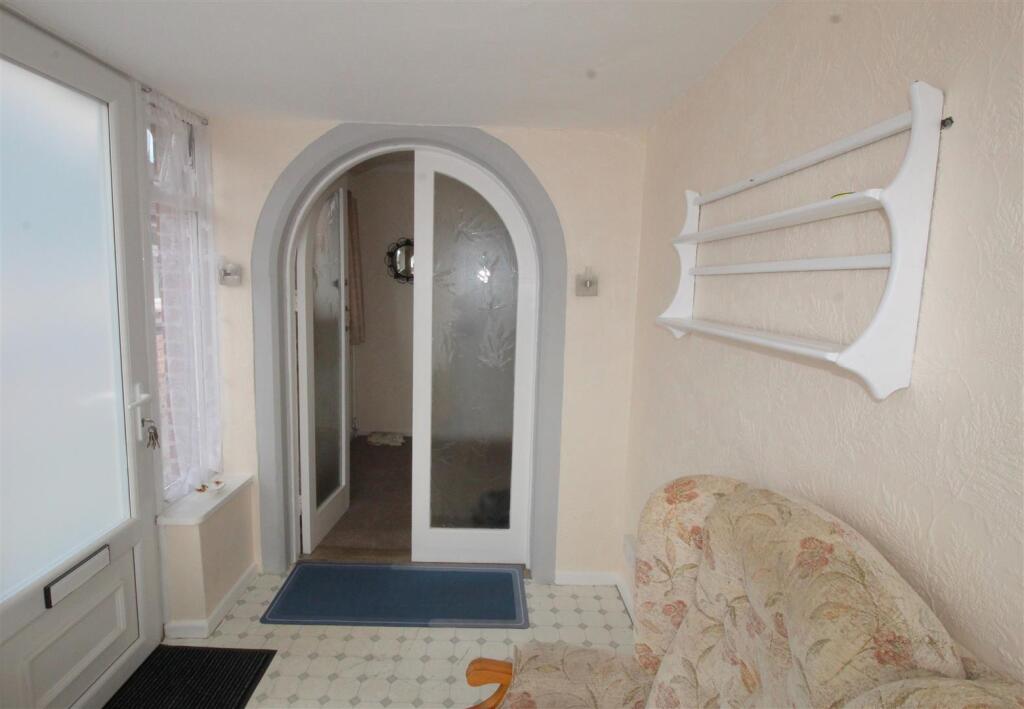 Allenby Road, 35 - Porch 2.JPG