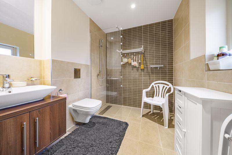Ensuite shower room to master bedroom