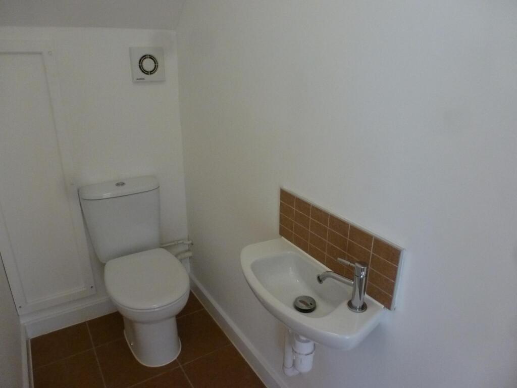 Cloakroom/wc