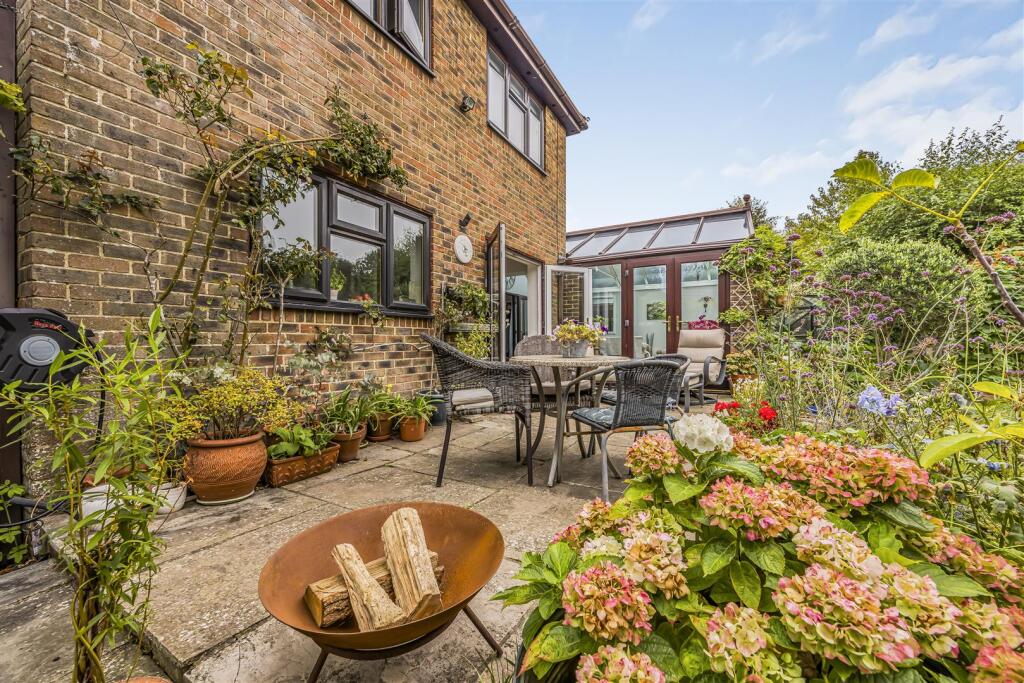 1 Conifer Drive, Hambrook-PorticoMarketing-Nexa-46