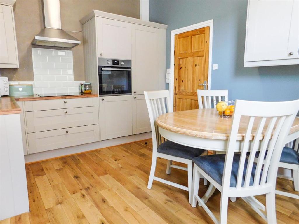 Kitchen diner