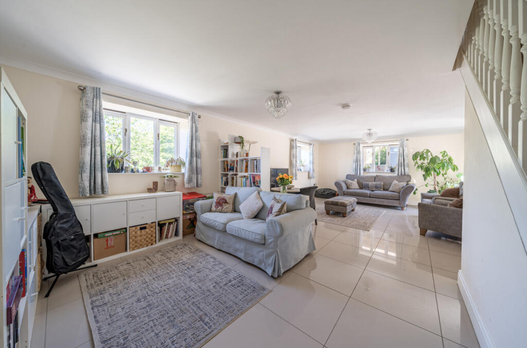 1295103-18-682721...