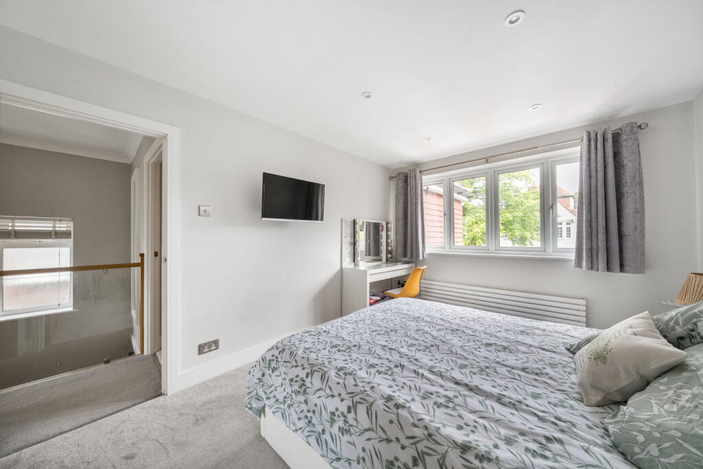 1306879-18-684860...