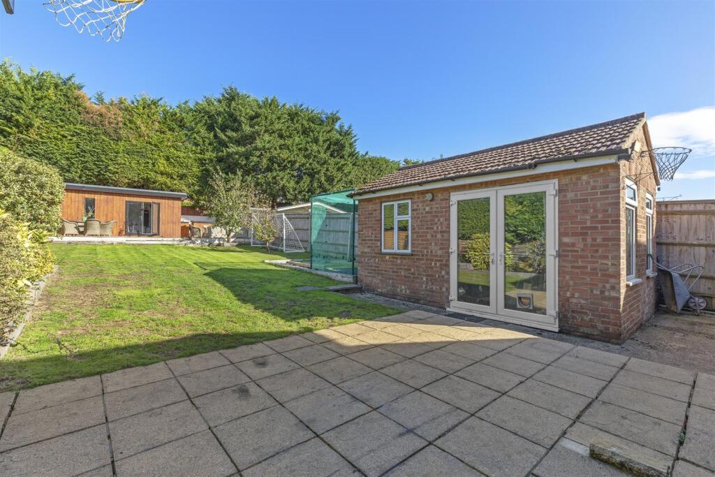 Regis, Valley Road, HP14 4LW-17.jpg