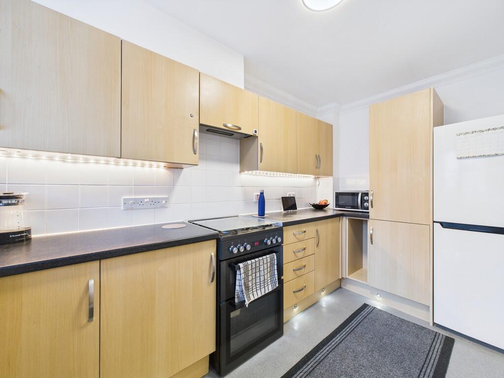 CAM02089G0-PR0428...