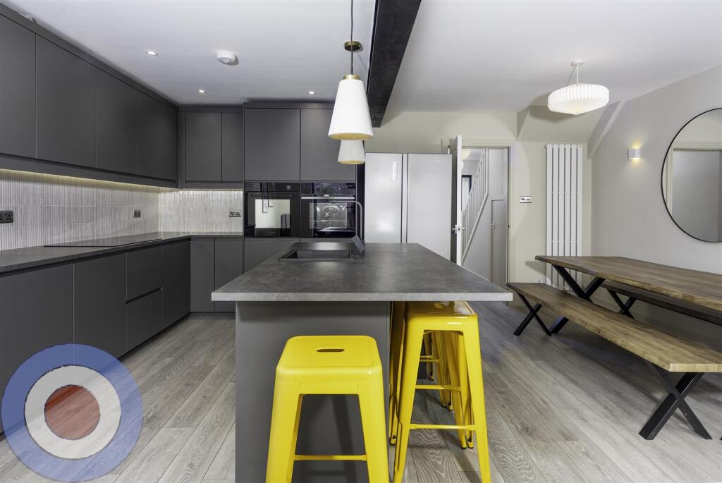 com_kit1-Edit copy.jpg