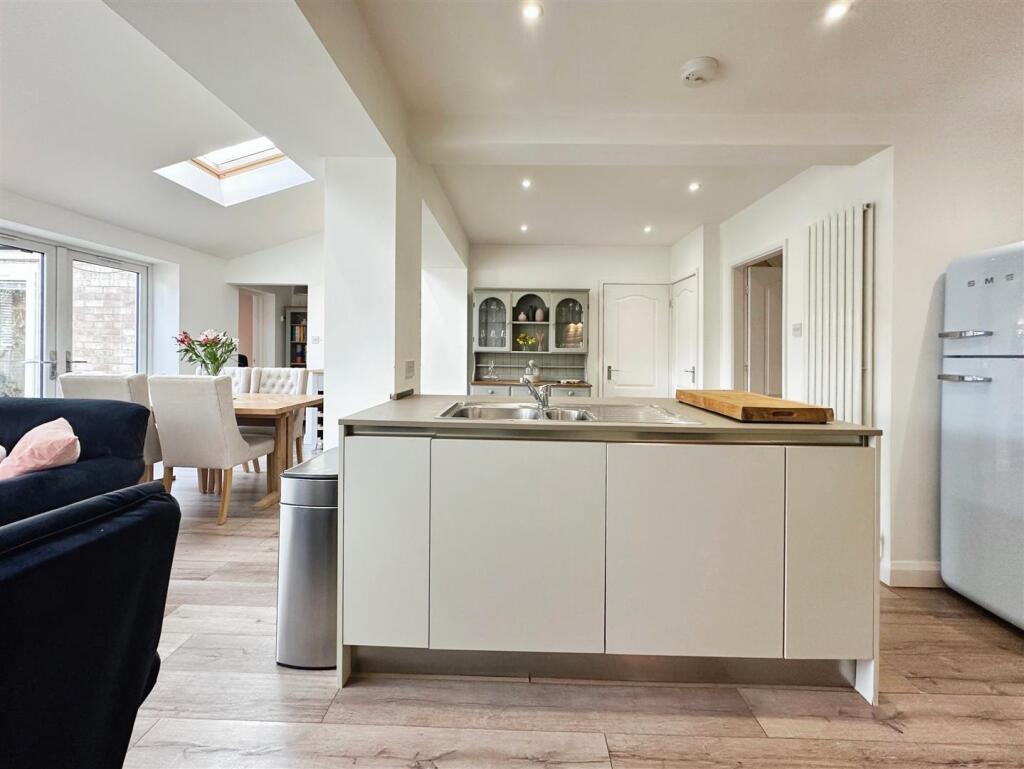 876767fc-image_picker_67AD1E52-EDA1-48AA-82BE-2DD0