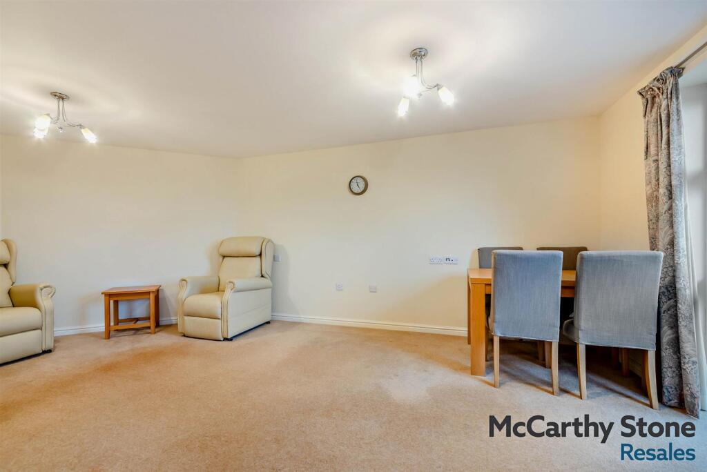 8630326-interior10-800.jpg