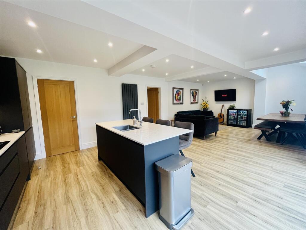 Live In Dining Kitchen