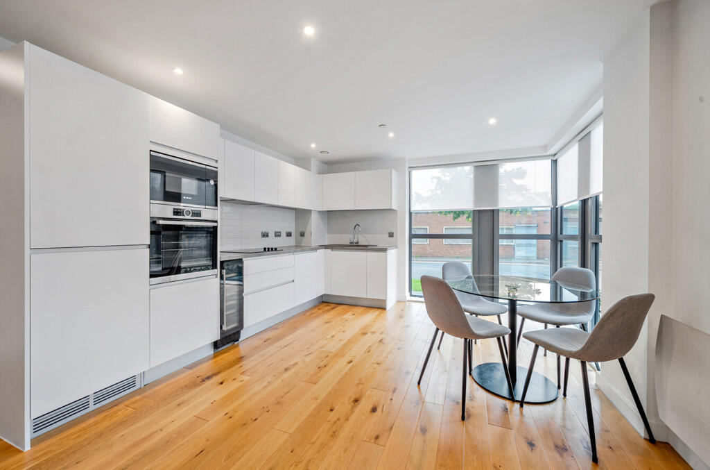 1366050-9-68ef6b0...