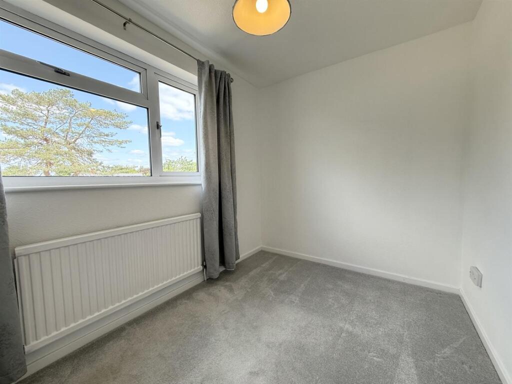 Bedroom 4.jpg