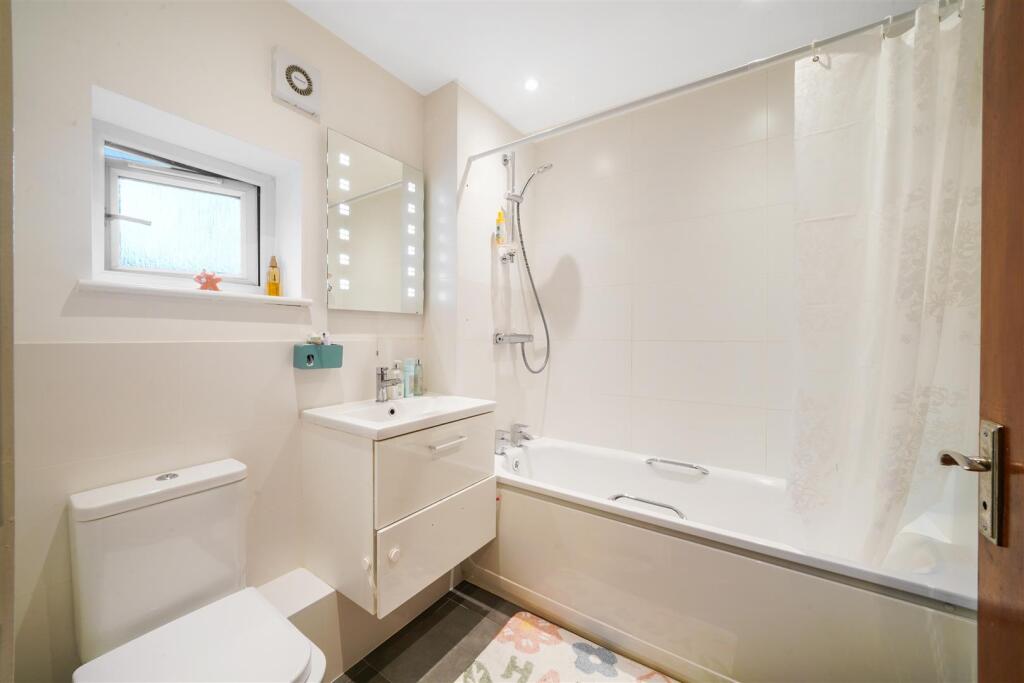 Flat 14, Montague Fell - jLFFszUBl87g1USb302e.jpg