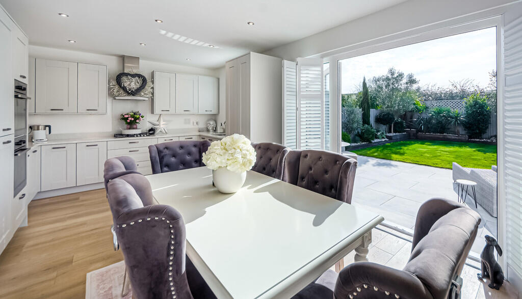 Kitchen/dining ro...