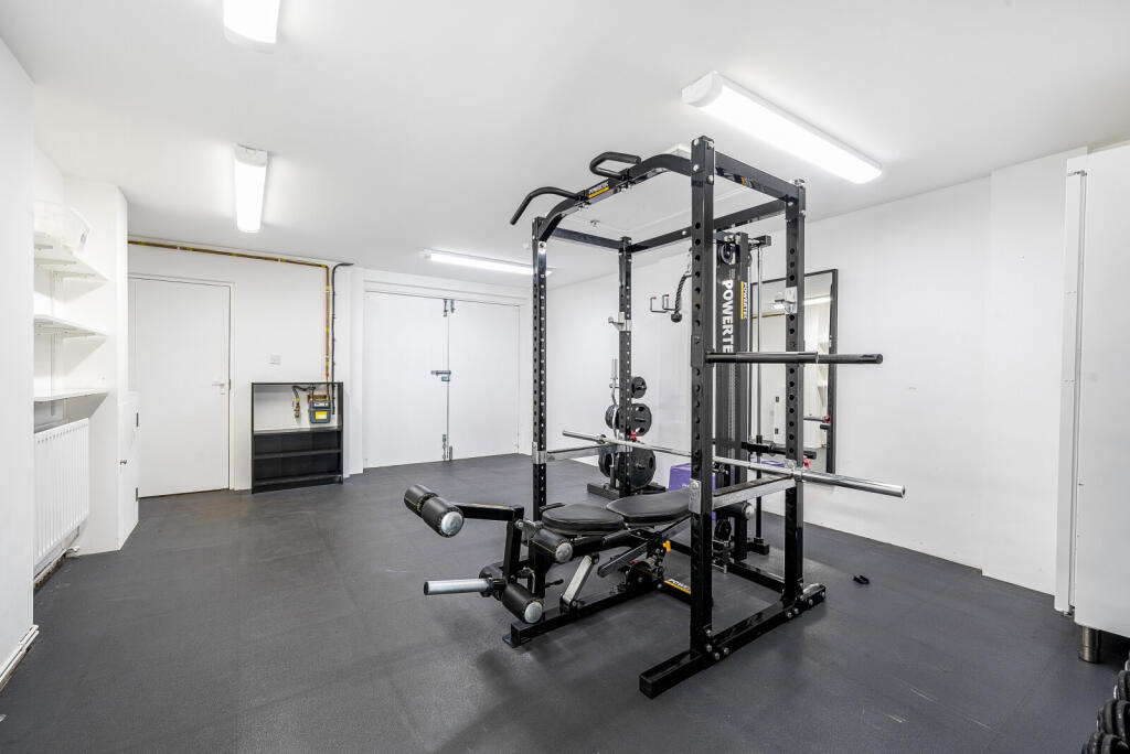 Garage/Gym