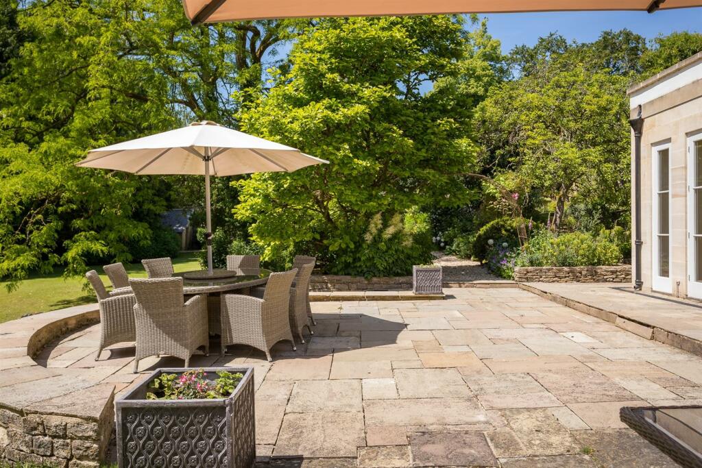 78 - Chipping Croft - GL8 8DQ - Web.jpg