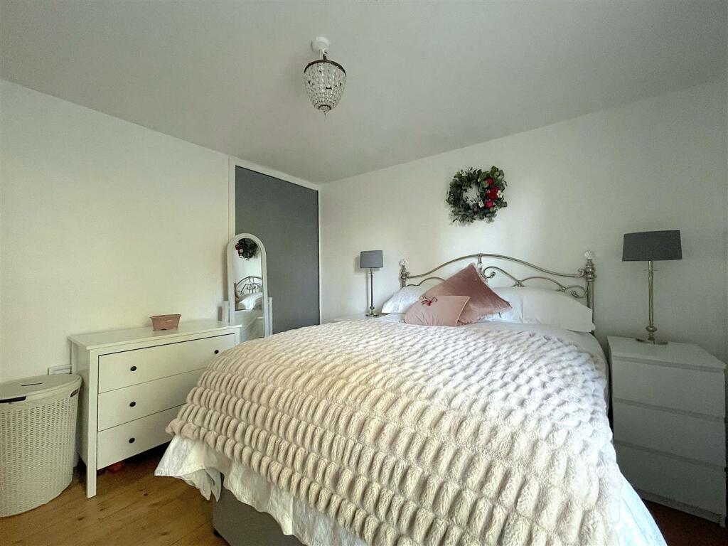 Bedroom One (2).jpeg