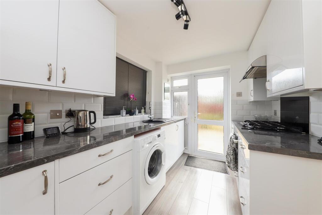 43 Stowe Crescent (5) copy.jpg