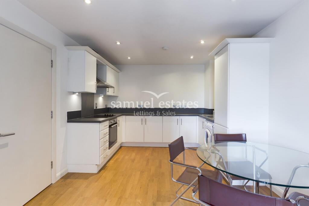 Living Room / Kitche