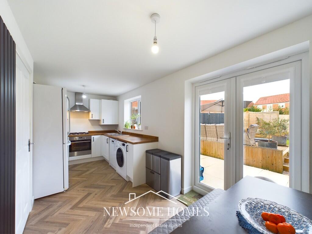 Kitchen/ Dining