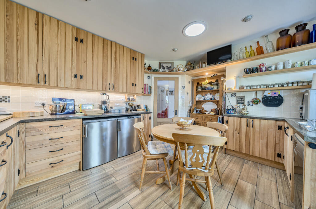 1358992-12-68d566...