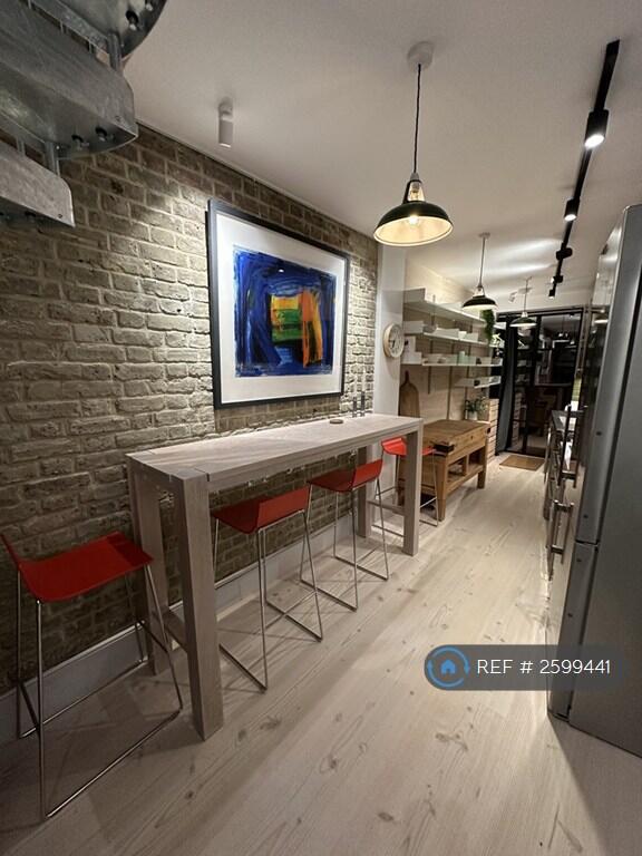 Dining Area &amp; De La Spada Table