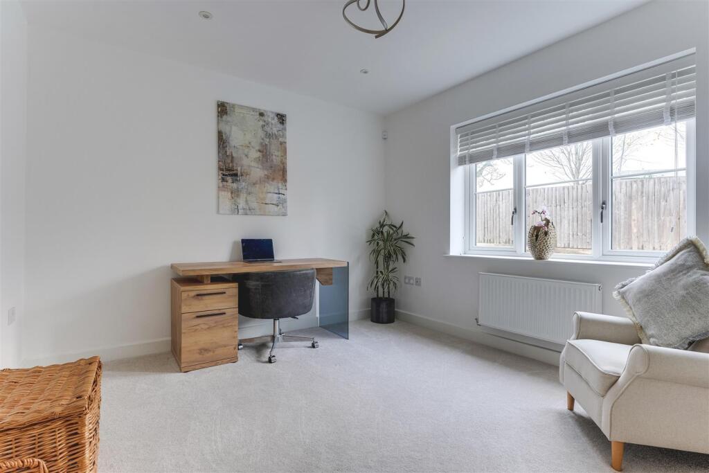 Redbank Close-20.jpg