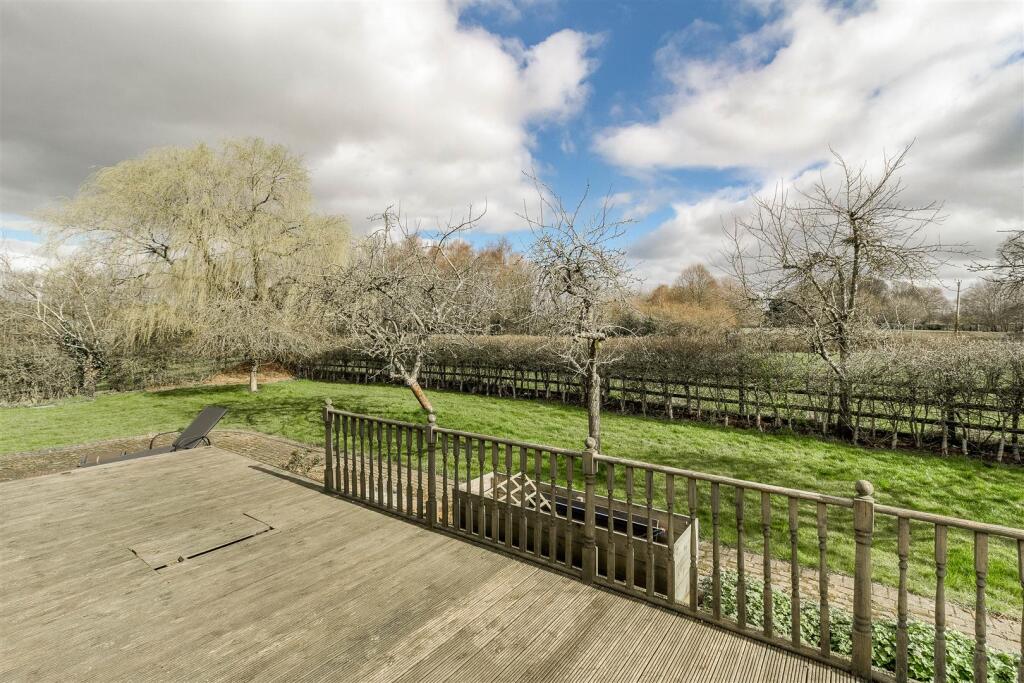 Hipsley Lane, Hurley