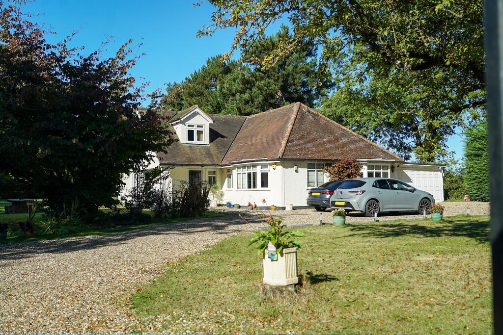 Mulberry Cottage-...