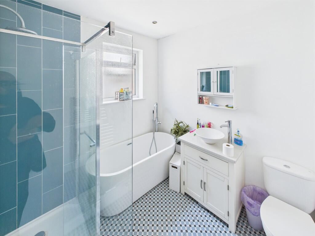 CAM04578G0-PR0012...