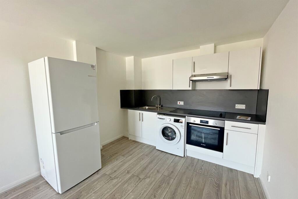 Kitchen/ Living Spac