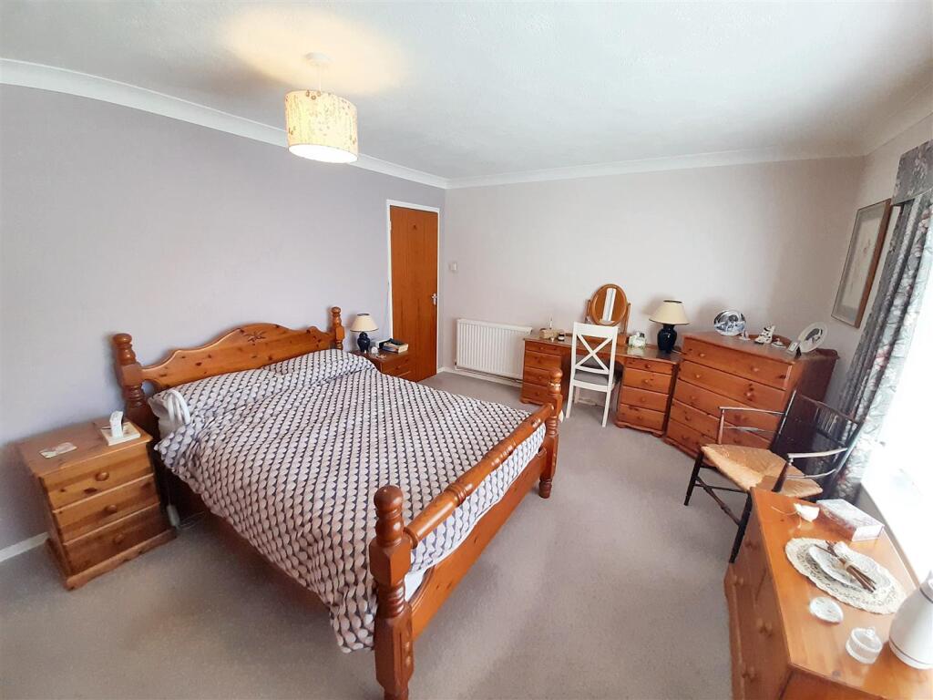 Bedroom 1a new.jpg