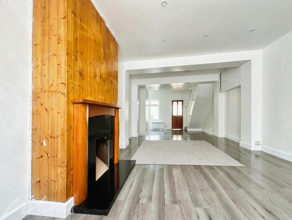 Living/Dining Room 